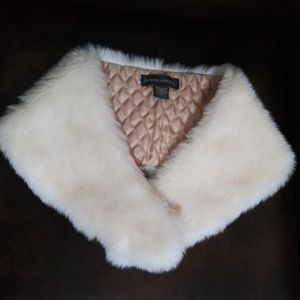 Banana Republic Faux Fur pull through Collar